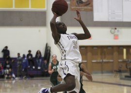 Jazmine Taylor scores against El Diamante.